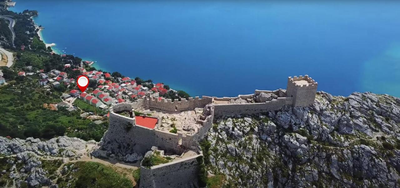 Geek Apartment Omis Luaran gambar