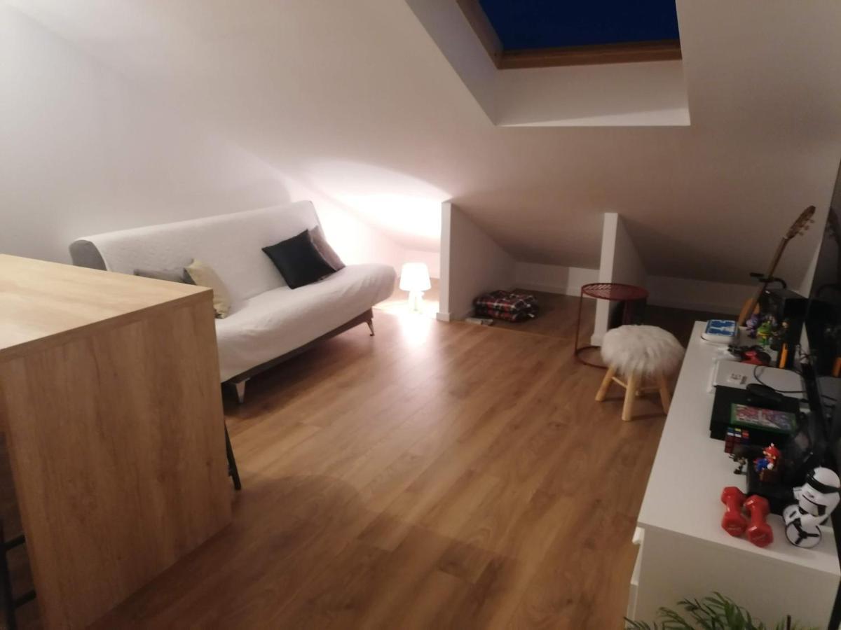Geek Apartment Omis Luaran gambar