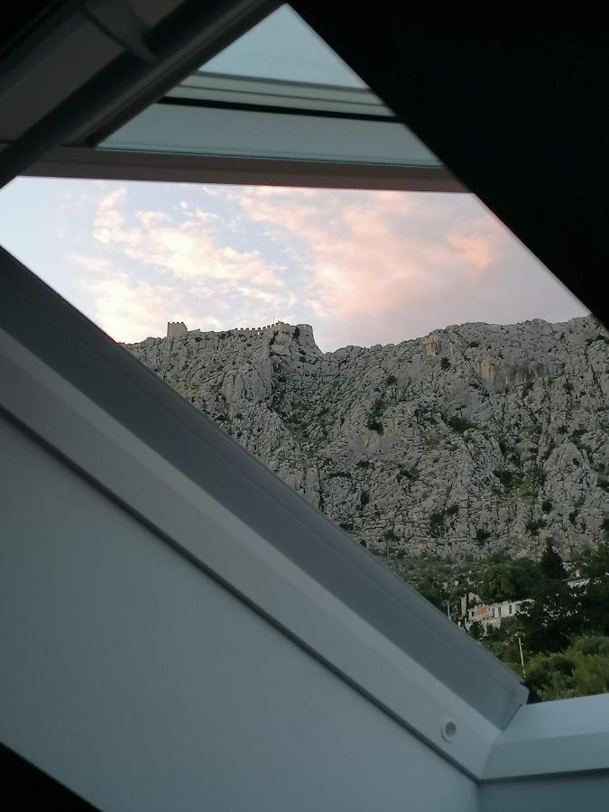 Geek Apartment Omis Luaran gambar
