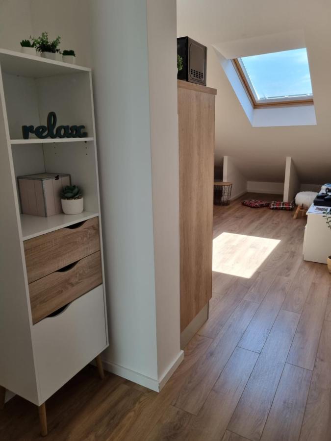 Geek Apartment Omis Luaran gambar