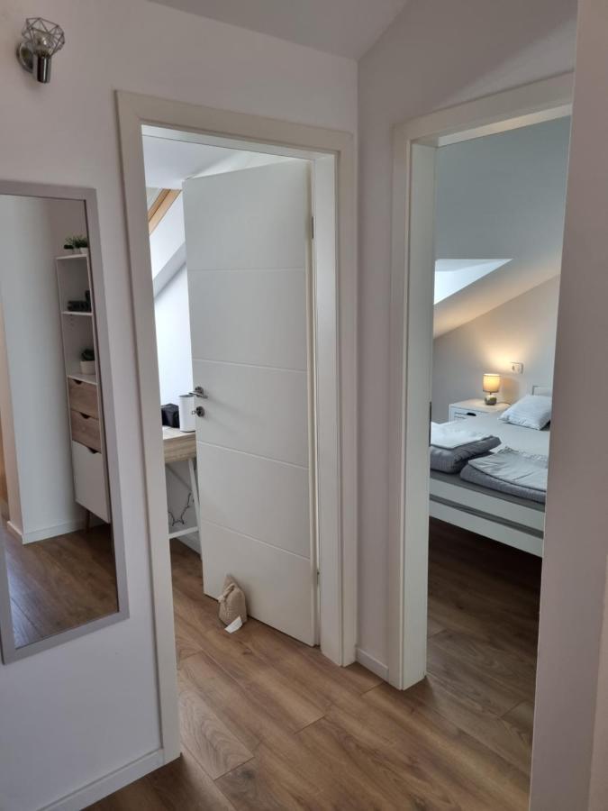 Geek Apartment Omis Luaran gambar